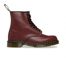Načítať obrázok do zobrazovača galérie, DR MARTENS | 1460Z DMC 8-EYE BOOT | CHERRY SMOOTH