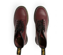 Načítať obrázok do zobrazovača galérie, DR MARTENS | 1460Z DMC 8-EYE BOOT | CHERRY SMOOTH
