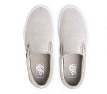 Načítať obrázok do zobrazovača galérie, VANS | CLASSIC SLIP-ON (PERFORATED SUEDE)
