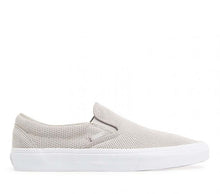 Načítať obrázok do zobrazovača galérie, VANS | CLASSIC SLIP-ON (PERFORATED SUEDE)
